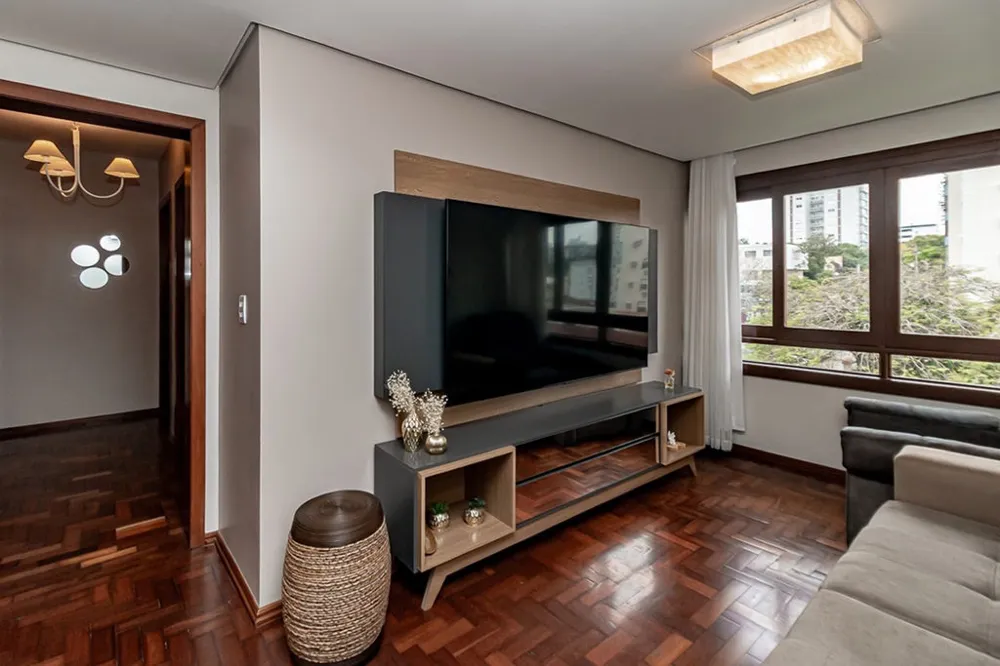 Apartamento para venda no bairro Vila Ipiranga em Porto Alegre