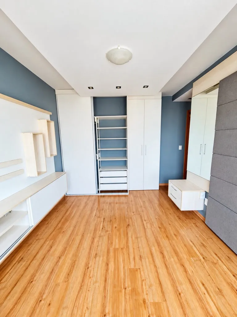 Apartamento para venda no bairro Passo da Areia em Porto Alegre