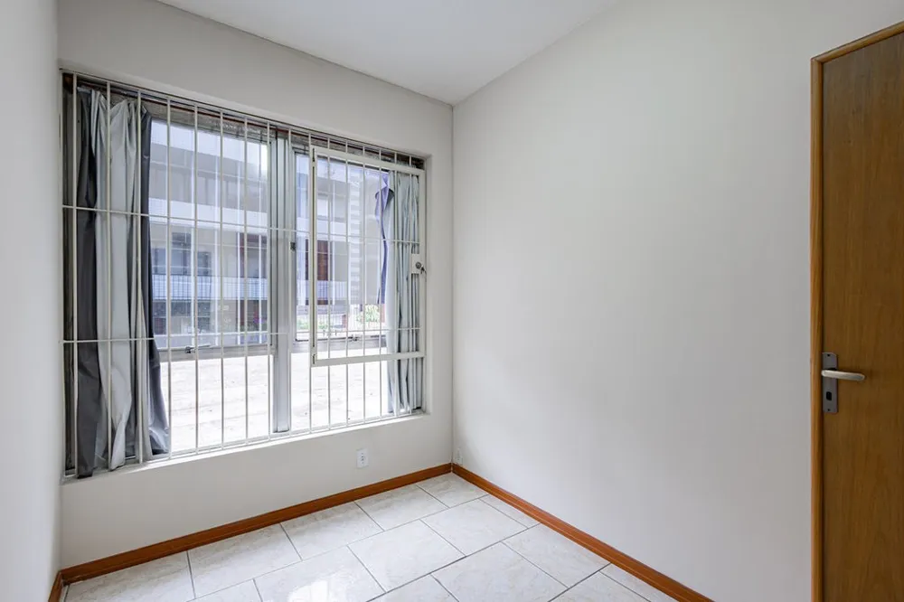 Sala para venda no bairro Petrópolis em Porto Alegre