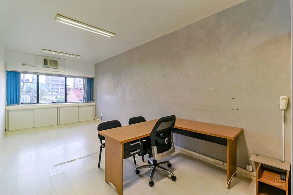 Sala para venda no bairro Passo da Areia em Porto Alegre