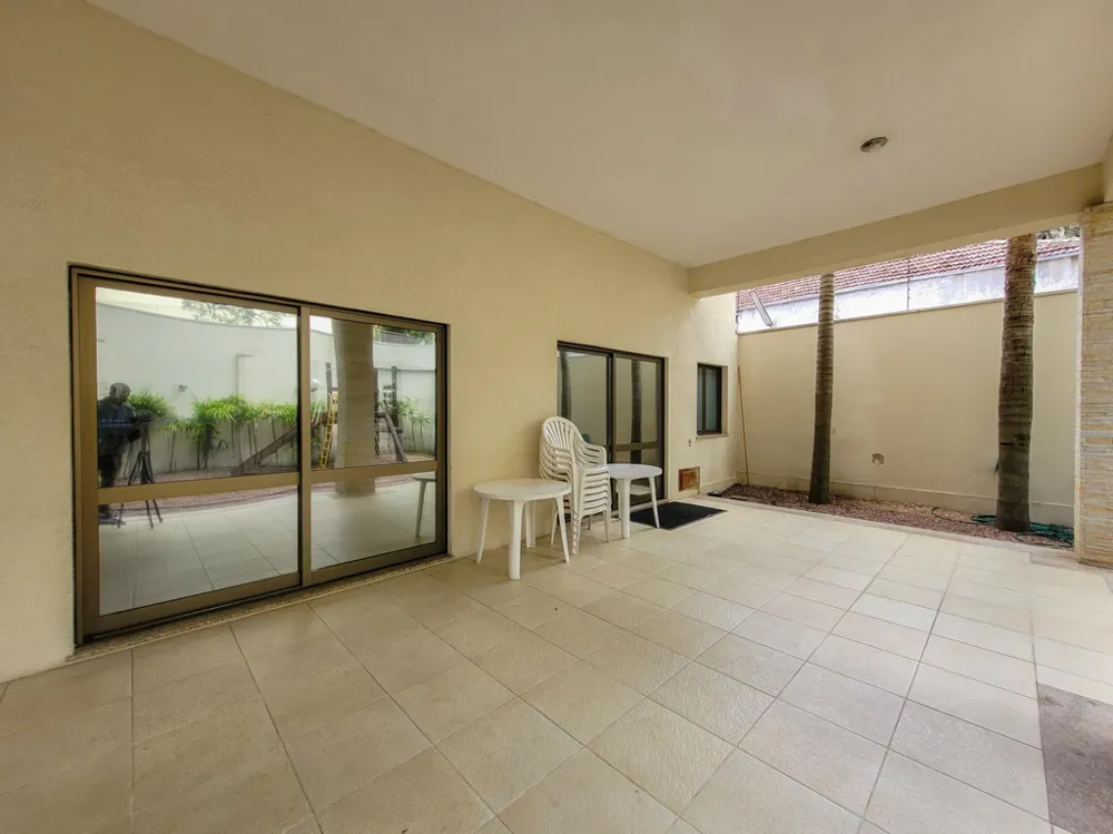 Apartamento para venda no bairro Menino Deus em Porto Alegre