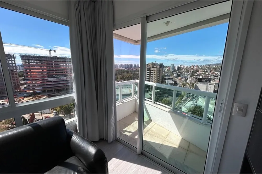 Apartamento para venda no bairro Três Figueiras em Porto Alegre