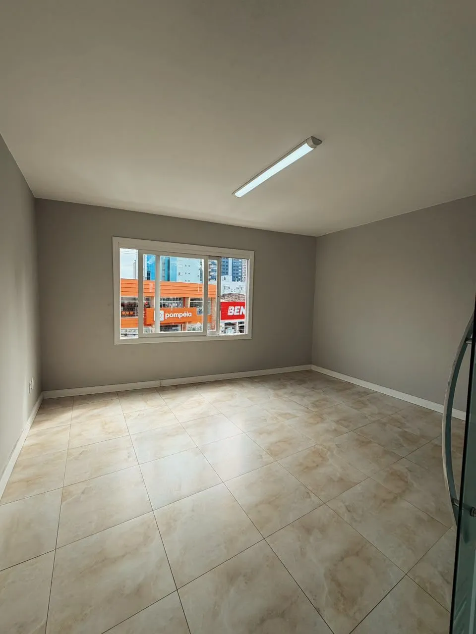 Sala comercial para venda no bairro Centro em Torres