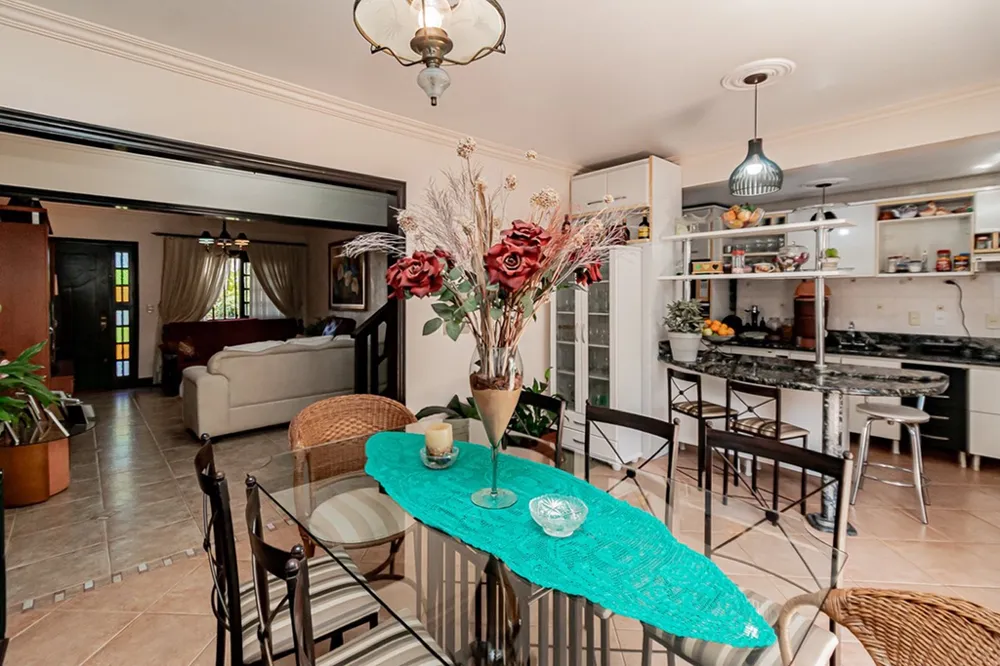 Casa para venda no bairro Jardim Itu Sabará em Porto Alegre