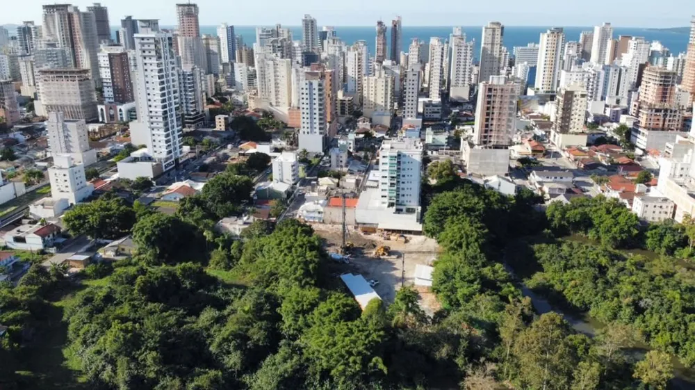 Apartamento 3 quartos sendo 1 suíte para venda no bairro Meia Praia em Itapema