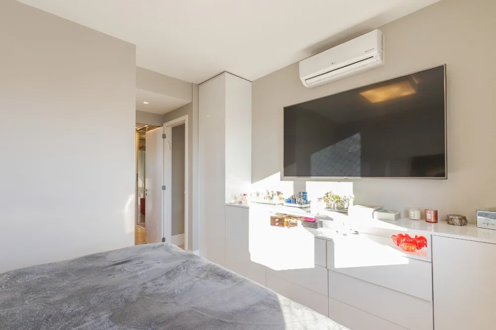 Apartamento para venda no bairro Passo da Areia em Porto Alegre