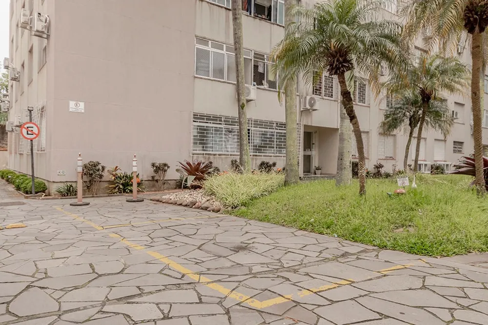Apartamento para venda no bairro Vila Ipiranga em Porto Alegre