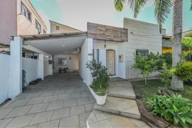 Casa para venda no bairro Vila Ipiranga em Porto Alegre