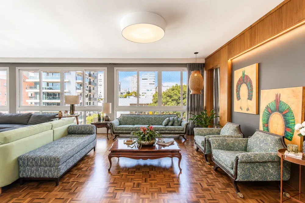 Apartamento para venda no bairro Moinhos de Vento em Porto Alegre