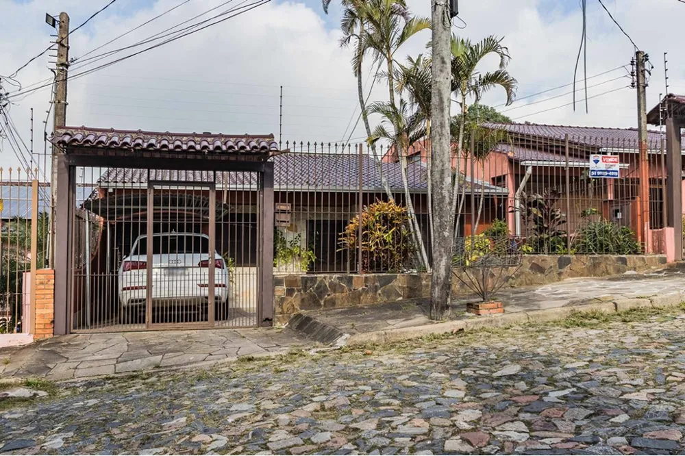 Casa para venda no bairro Rubem Berta em Porto Alegre