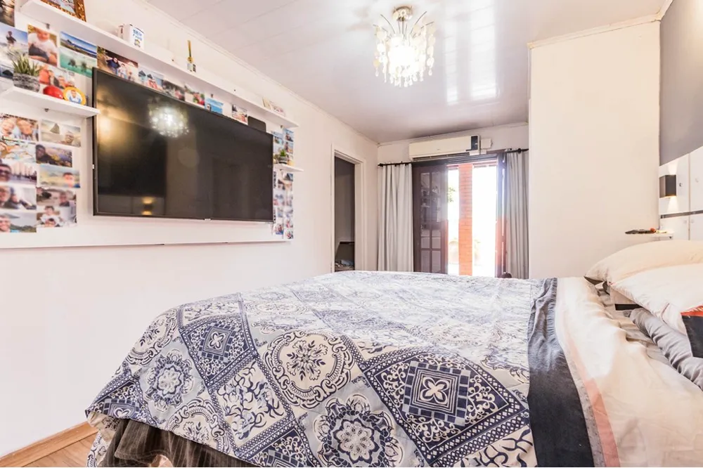 Casa para venda no bairro Rubem Berta em Porto Alegre