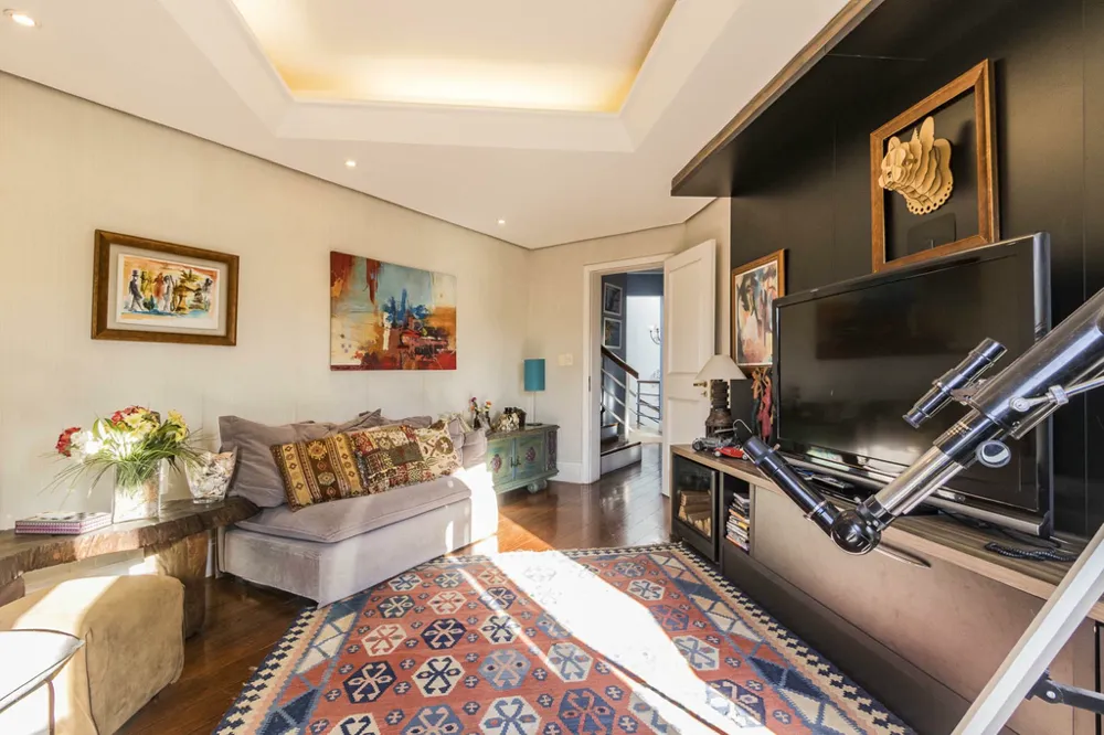 Casa para venda no bairro Chácara das Pedras em Porto Alegre