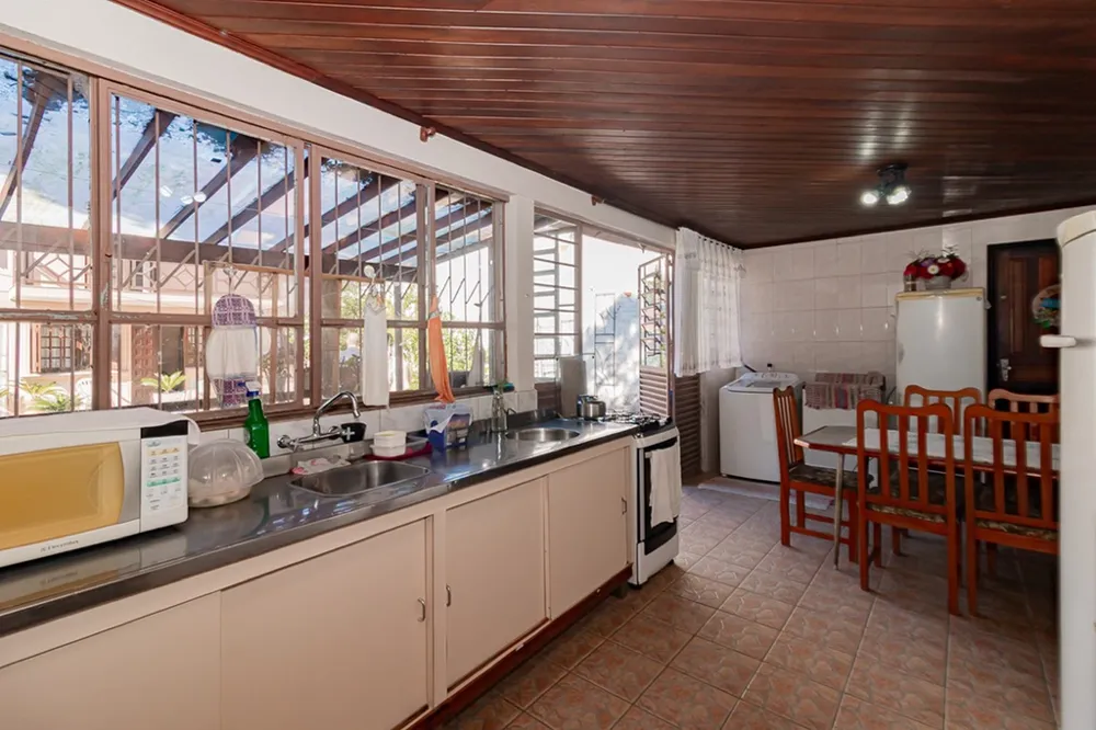 Casa para venda no bairro Jardim Itu Sabará em Porto Alegre
