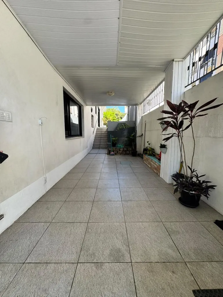 Casa para venda no bairro Menino Deus em Porto Alegre