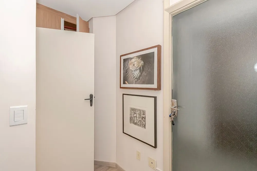 Sala para venda no bairro Moinhos de Vento em Porto Alegre