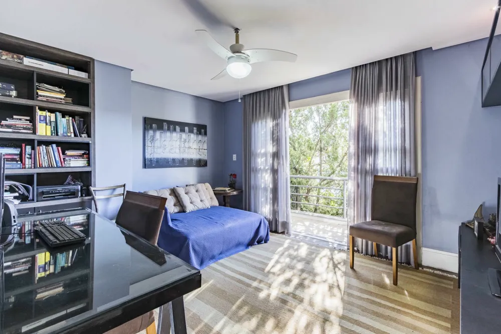 Casa para venda no bairro Chácara das Pedras em Porto Alegre