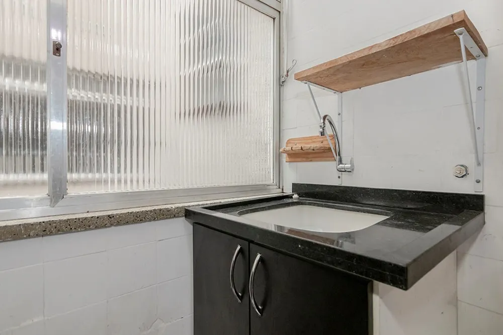 Apartamento para venda no bairro Vila Ipiranga em Porto Alegre