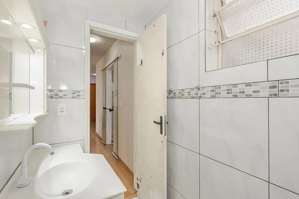 Apartamento para venda no bairro Vila Ipiranga em Porto Alegre