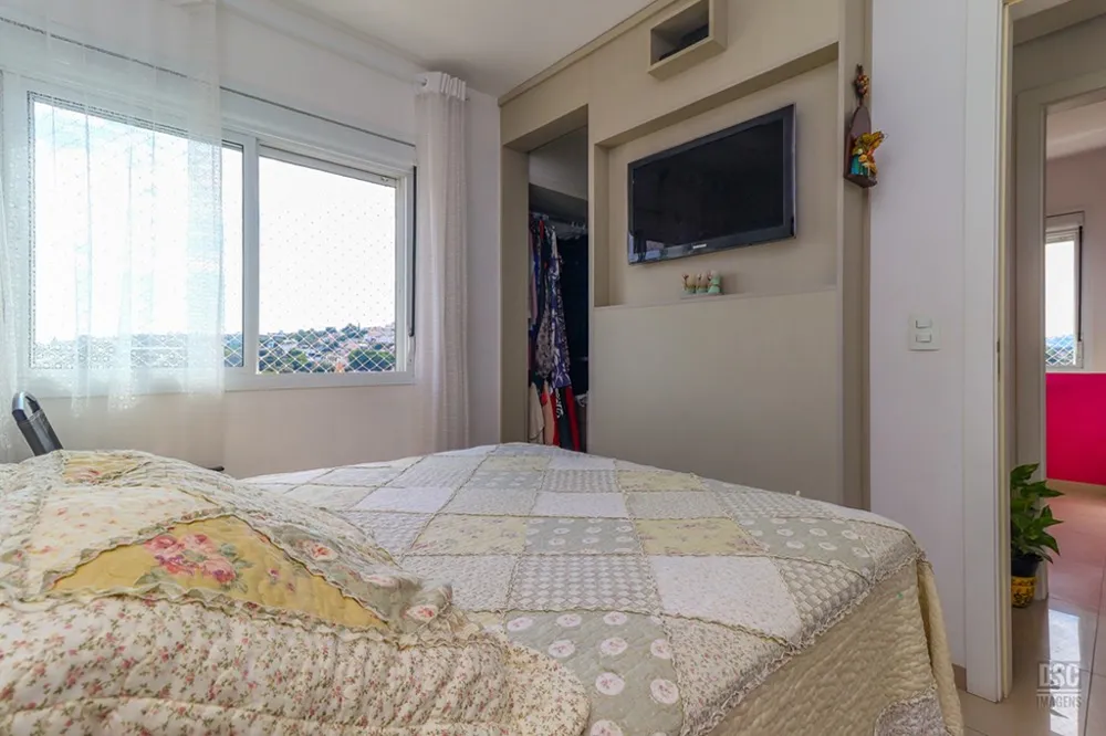 Apartamento para venda no bairro Medianeira em Porto Alegre