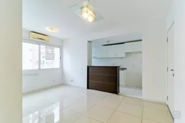 Apartamento para venda no bairro Vila Ipiranga em Porto Alegre
