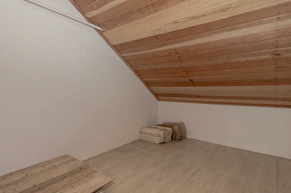 Casa para venda no bairro Guarujá em Porto Alegre