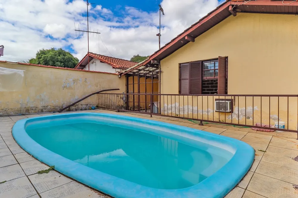 Casa para venda no bairro Rubem Berta em Porto Alegre