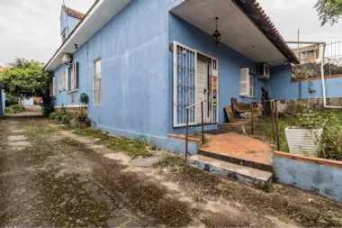 Casa para venda no bairro Partenon em Porto Alegre