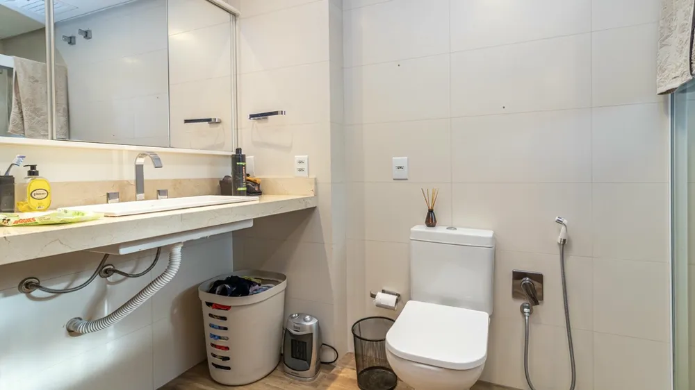 Apartamento para venda no bairro Moinhos de Vento em Porto Alegre