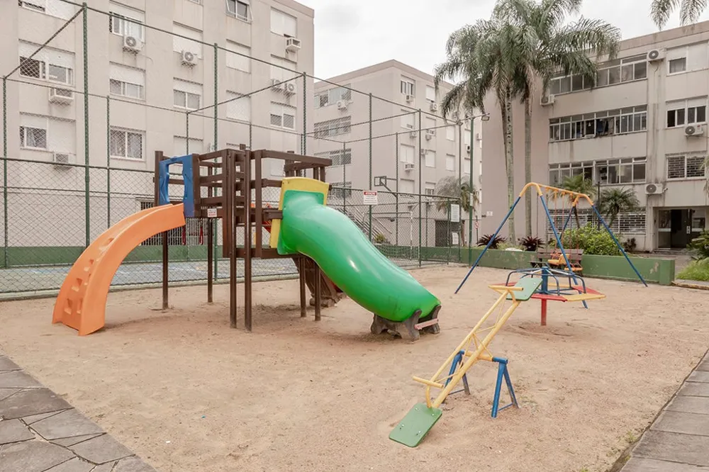 Apartamento para venda no bairro Vila Ipiranga em Porto Alegre