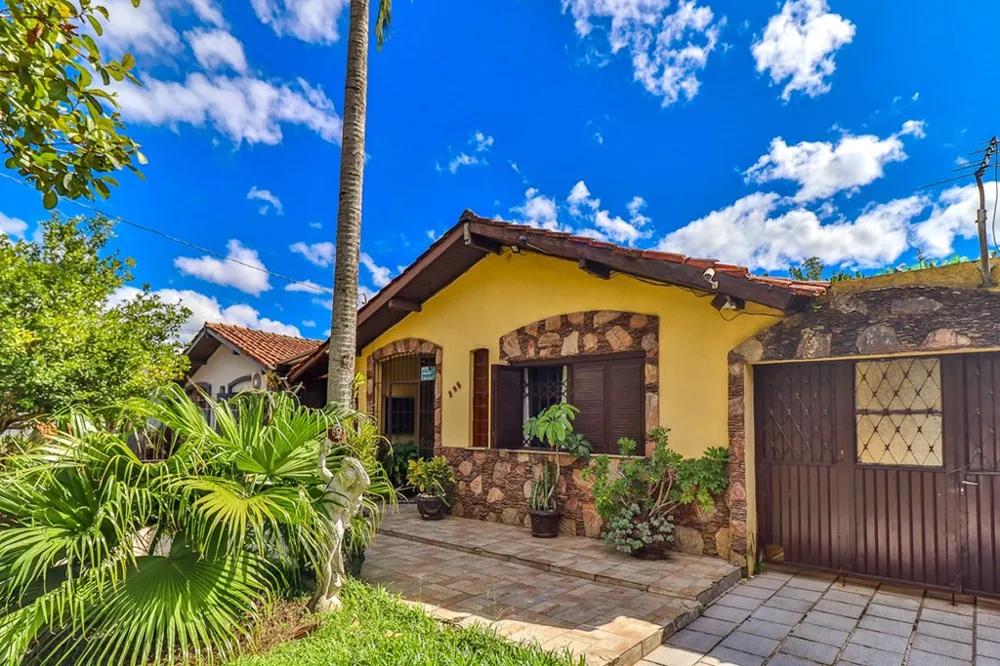 Casa para venda no bairro Rubem Berta em Porto Alegre