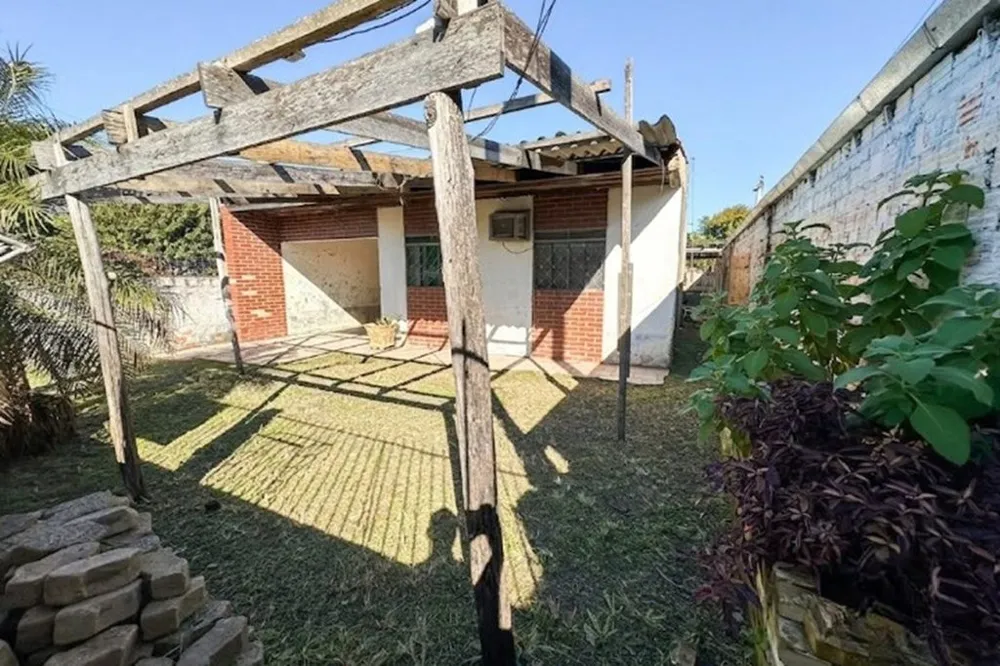 Casa para venda no bairro Harmonia em Canoas