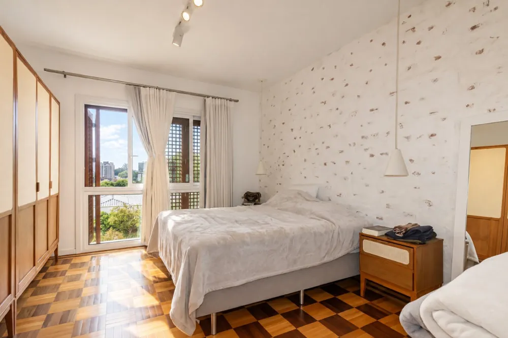 Casa para venda no bairro Três Figueiras em Porto Alegre