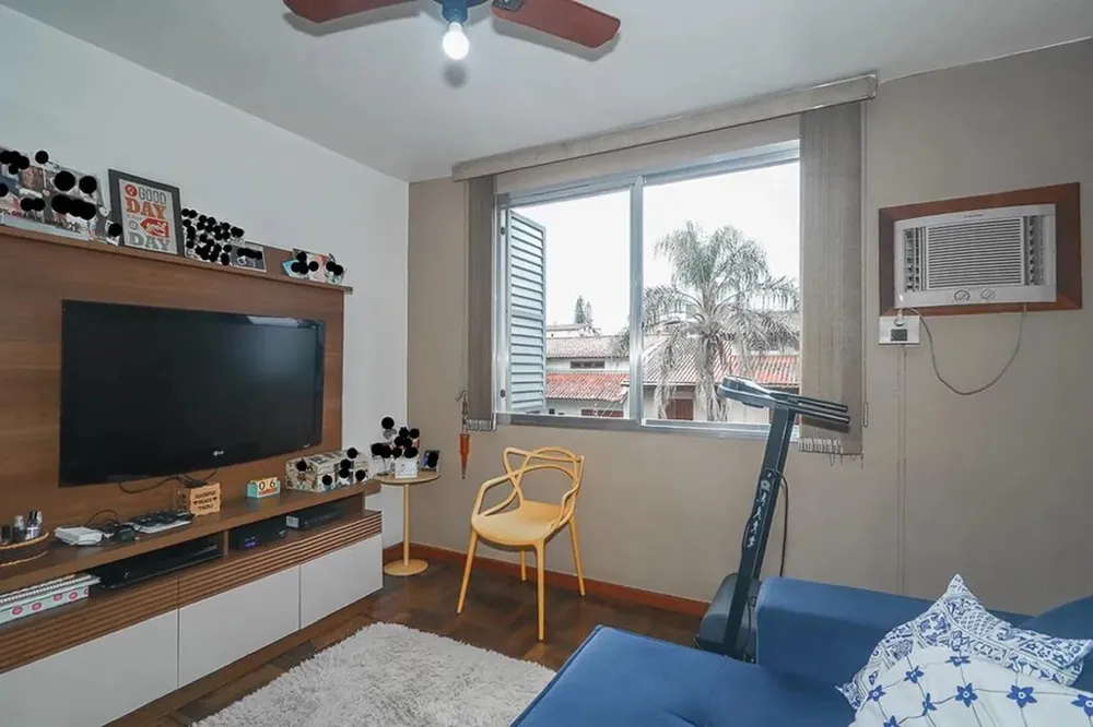 Apartamento para venda no bairro Passo da Areia em Porto Alegre