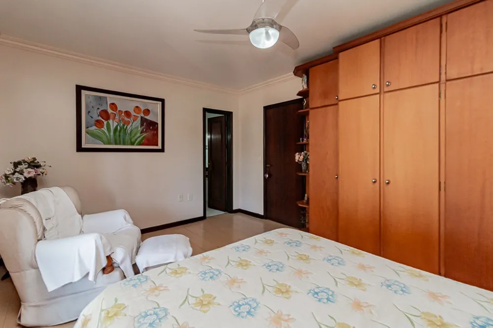 Casa para venda no bairro Jardim Itu Sabará em Porto Alegre