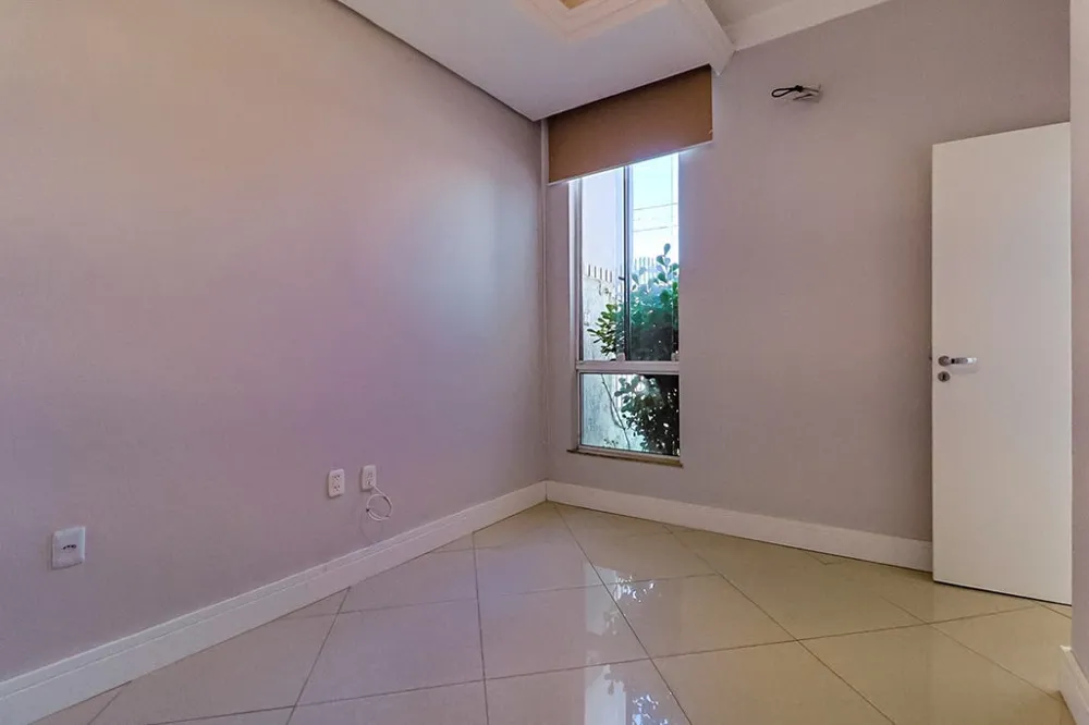 Casa em Condomínio para venda no bairro Hípica em Porto Alegre