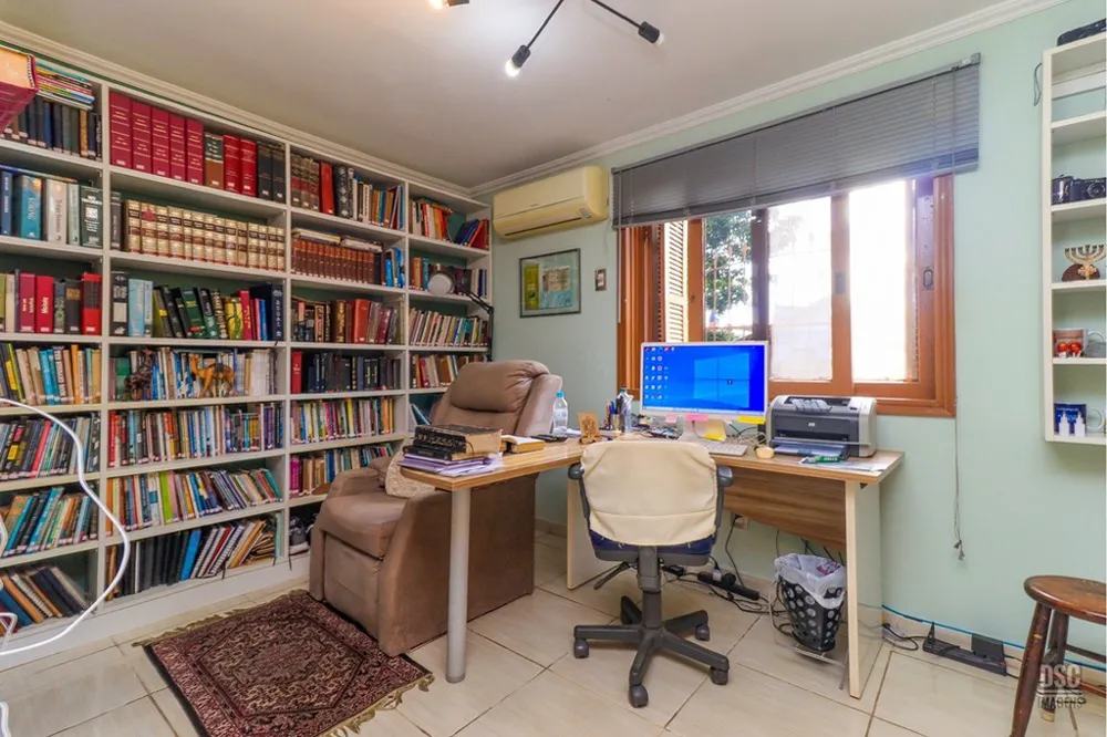 Casa para venda no bairro Rubem Berta em Porto Alegre