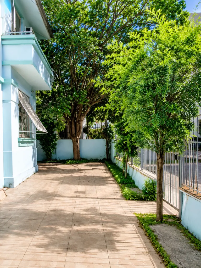Casa para venda no bairro Auxiliadora em Porto Alegre