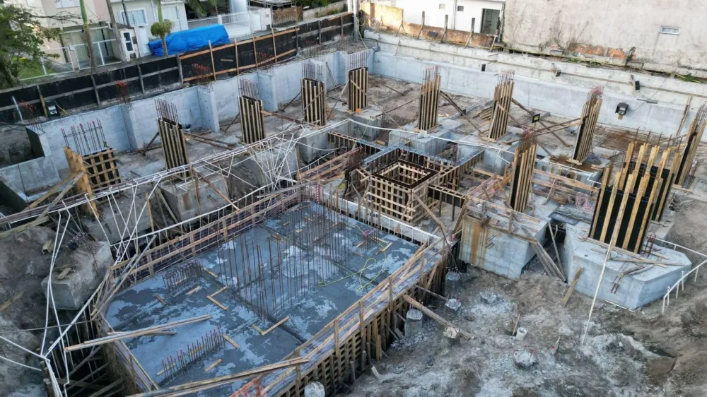 Apartamento 3 quartos sendo 1 suíte para venda no bairro Meia Praia em Itapema