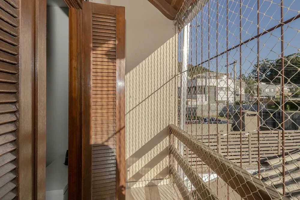 Casa para venda no bairro Guarujá em Porto Alegre