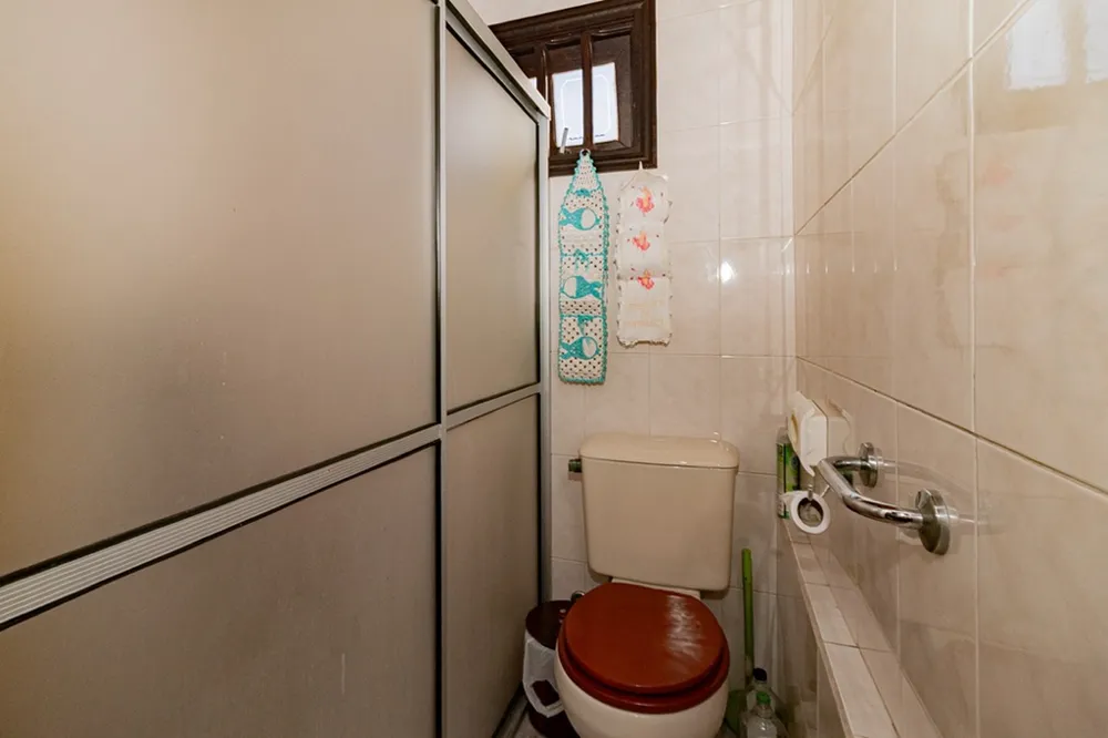 Casa para venda no bairro Jardim Itu Sabará em Porto Alegre