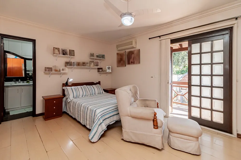 Casa para venda no bairro Jardim Itu Sabará em Porto Alegre