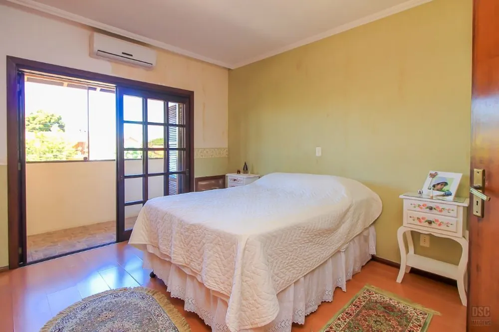 Casa para venda no bairro Cavalhada em Porto Alegre