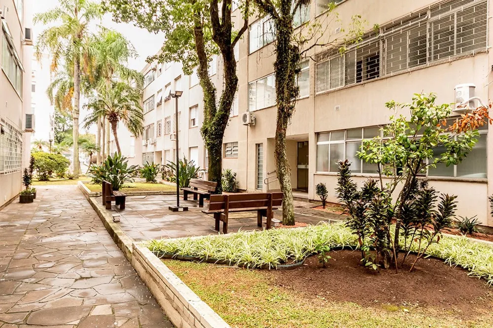 Apartamento para venda no bairro Vila Ipiranga em Porto Alegre