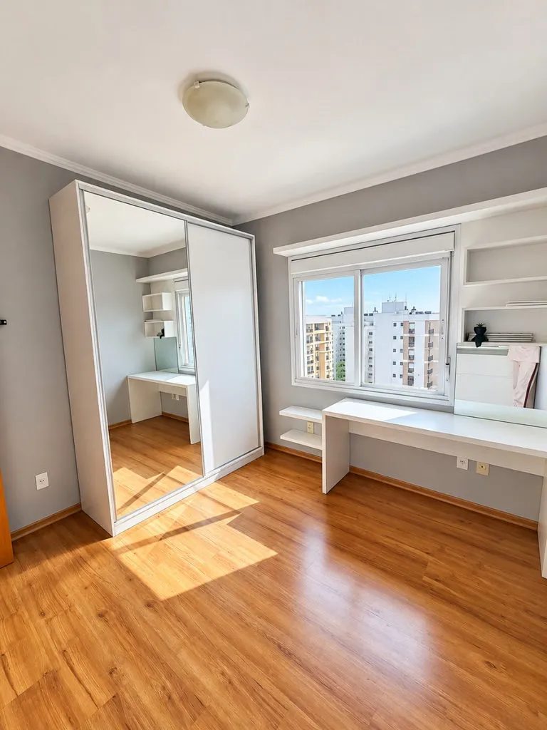 Apartamento para venda no bairro Passo da Areia em Porto Alegre