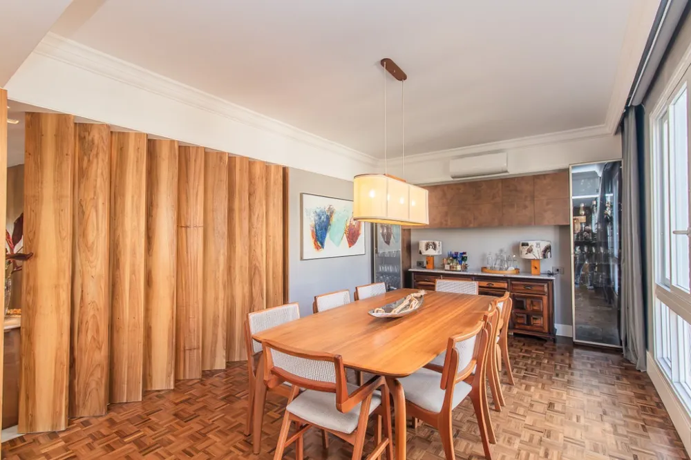 Apartamento para venda no bairro Moinhos de Vento em Porto Alegre