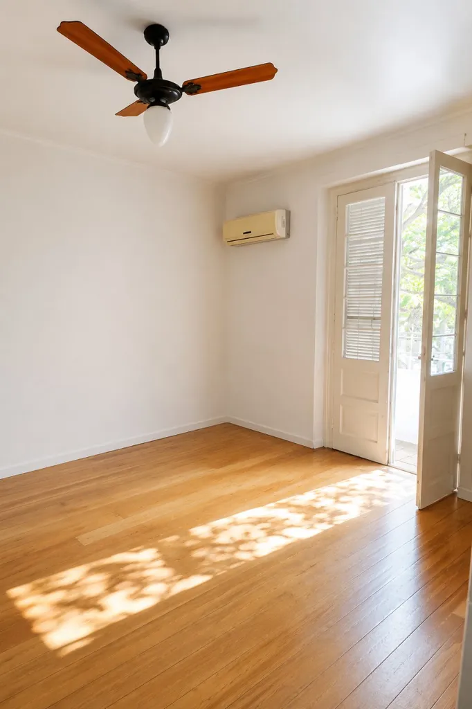 Casa para venda no bairro Auxiliadora em Porto Alegre
