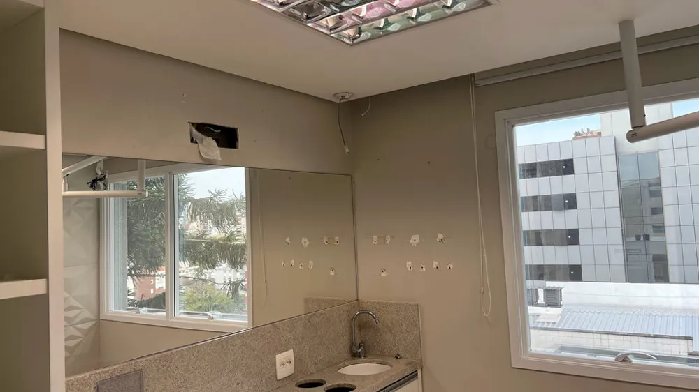 Sala para venda no bairro Higienópolis em Porto Alegre