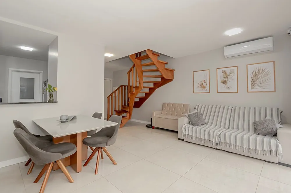 Casa em Condomínio para venda no bairro Lomba do Pinheiro em Porto Alegre