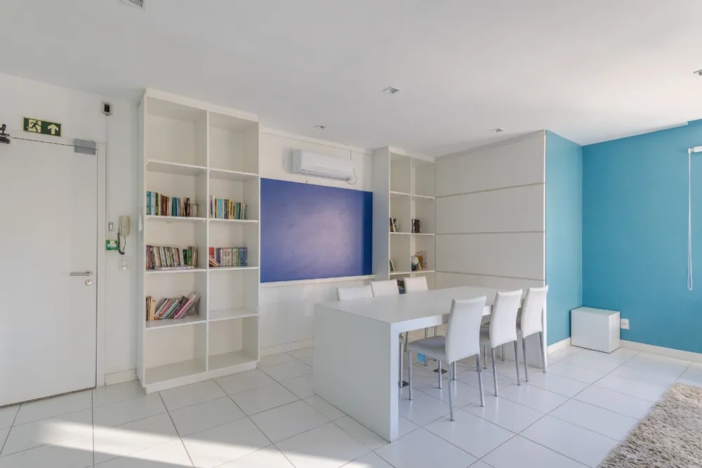 Apartamento para venda no bairro Passo da Areia em Porto Alegre