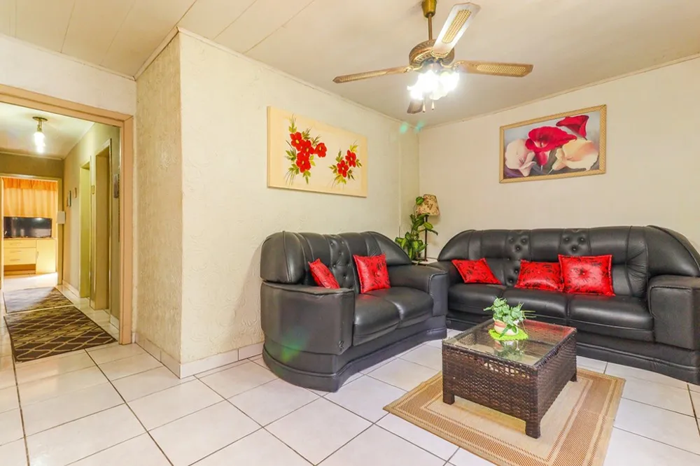 Casa para venda no bairro Rubem Berta em Porto Alegre
